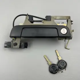 51218400195 Bmw 96-02 Z3 E36 Front Left Driver Side Exterior Door Handle Black With Keys Oem
