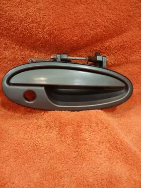 25699150 Buick Passenger Right Door Handle Exterior Front Fits 97-05 Park Avenue 25699150 Buick Passenger Right Door Handle Exterior Front Fits 97-05 Park Avenue