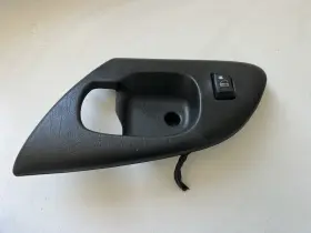 10441610 Chevrolet 2000-2005 Monte Carlo Front Left Side Inner Door Handle Bezel