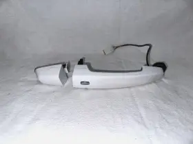 24217065 Chevrolet 2017-2023 Malibu Front Right Passenger Exterior Door Handle White Oem