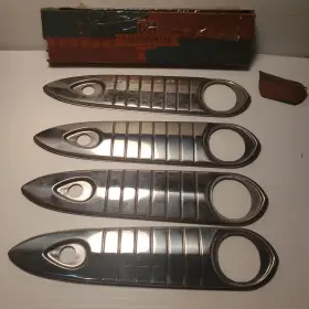 986886 Chevrolet Nos Door Handle Shields 4 1949 - 1954 Bel Air