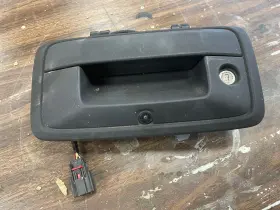 129-00723 Chevrolet Truck 2014-15 Silverado 1500 Tail Gate Handle With Camera Opt Uvc