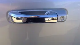 129-10770bl Dodge 2017 Ram 1500 Lh Door Handle In Ps2 Silver With Chrome And Key Lock