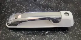 1gh291w7ah Dodge 2018 Ram Left Front Door Handle Oem White/chrome