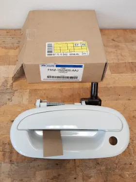 F65z-1522405-aaj Ford New Oem Lh Outside Front Drivers Door Handle White 97-03 F150 97-99 F250