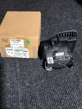 13597536 Genuine Gm / Factory Oem #13597536 Chevy Tahoe Power Door Latch Lh Front New 2015-2020 Escalade Esv