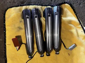 19300780 Gm 10300780 4 2015-22 Cadillac Ats Cts Xts Door Handles Lighted Exterior Pearl