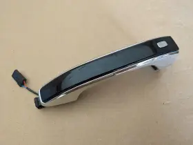 13528132 Gm 2015-2022 Gmc Yukon Xl Chevy Suburban Passenger Or Driver Side Rear Door Handle