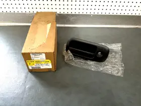 25942272 Gm Oem Nos Primed Passenger Front Door Handle 1996-2009 Gmc Savana 1500