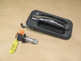 15104790 Hummer 2003-2007 H2 Front Left Door Exterior Handle W Key