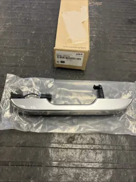 83661-r0710 Kia 2022-2024 Carnival Right Sliding Door Outer Handle Genuine New