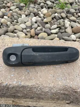Fdh010028 Lkq Corp 02 Ram 1500 Passenger Door Handle