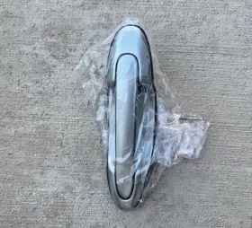 Ld48-72-410a-69 Mazda Exterior Door Handle Oem New Open Box Ld48-72-410a-69 Mazda Exterior Door Handle Oem New Open Box