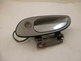 129.da1o02 Nissan Front Door Handle Exterior Outer Driver Maxima 02 03 2003 2002