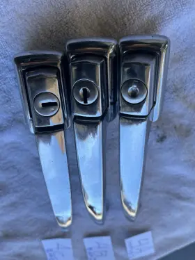 111837205c Volkswagen Oem German Vw Bug Door Handle 1961-66 111 113 -837-205 C 206 B
