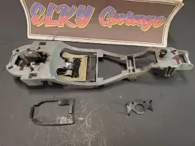 3u0-837-885 Vw 885/886 Mk4 Jetta Golf Rear Left Exterior Door Handle Frame Bracket Base