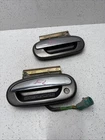98 - 02 Lincoln Navigator Front Left & Right Side Exterior Door Handle Oem Pair Used. Price: $62.30.
